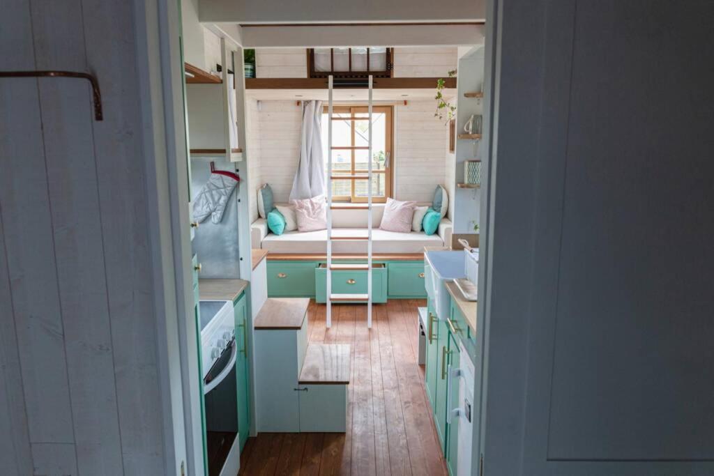 فيلا Tiny House En Baie Du Mont-Saint-Michel دول دي بْروتانْيِ المظهر الخارجي الصورة